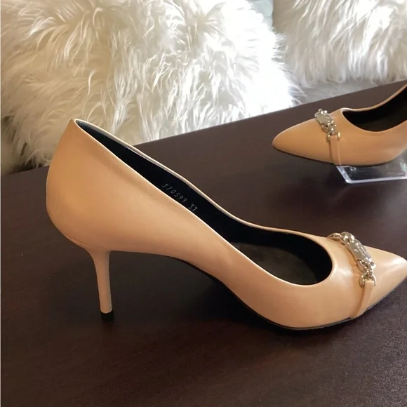 119. Nude Gucci Heels - Picture 5 of 12